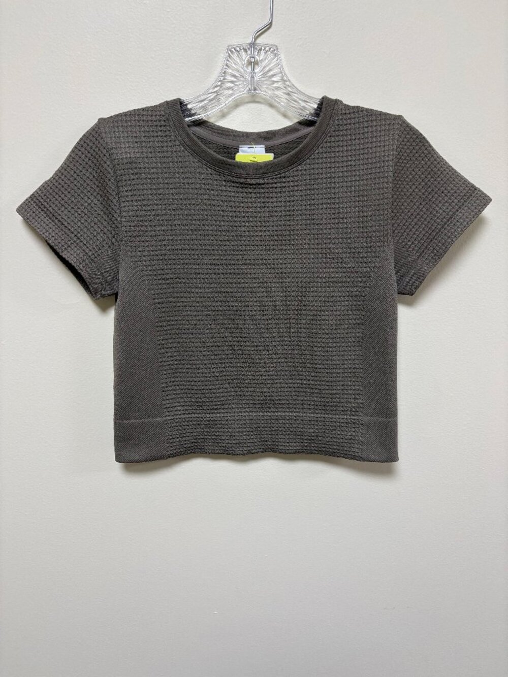 All in Motion Dark Brown Textured Short Sleeve Top: NWT